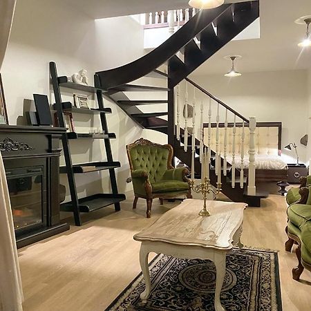 Exclusive Gaono Apartment In The Heart Of Old Town Вилнюс Екстериор снимка