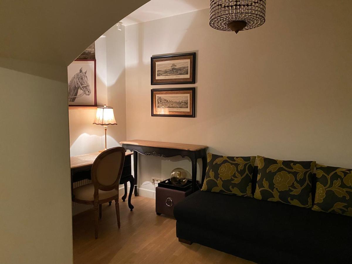 Exclusive Gaono Apartment In The Heart Of Old Town Вилнюс Екстериор снимка
