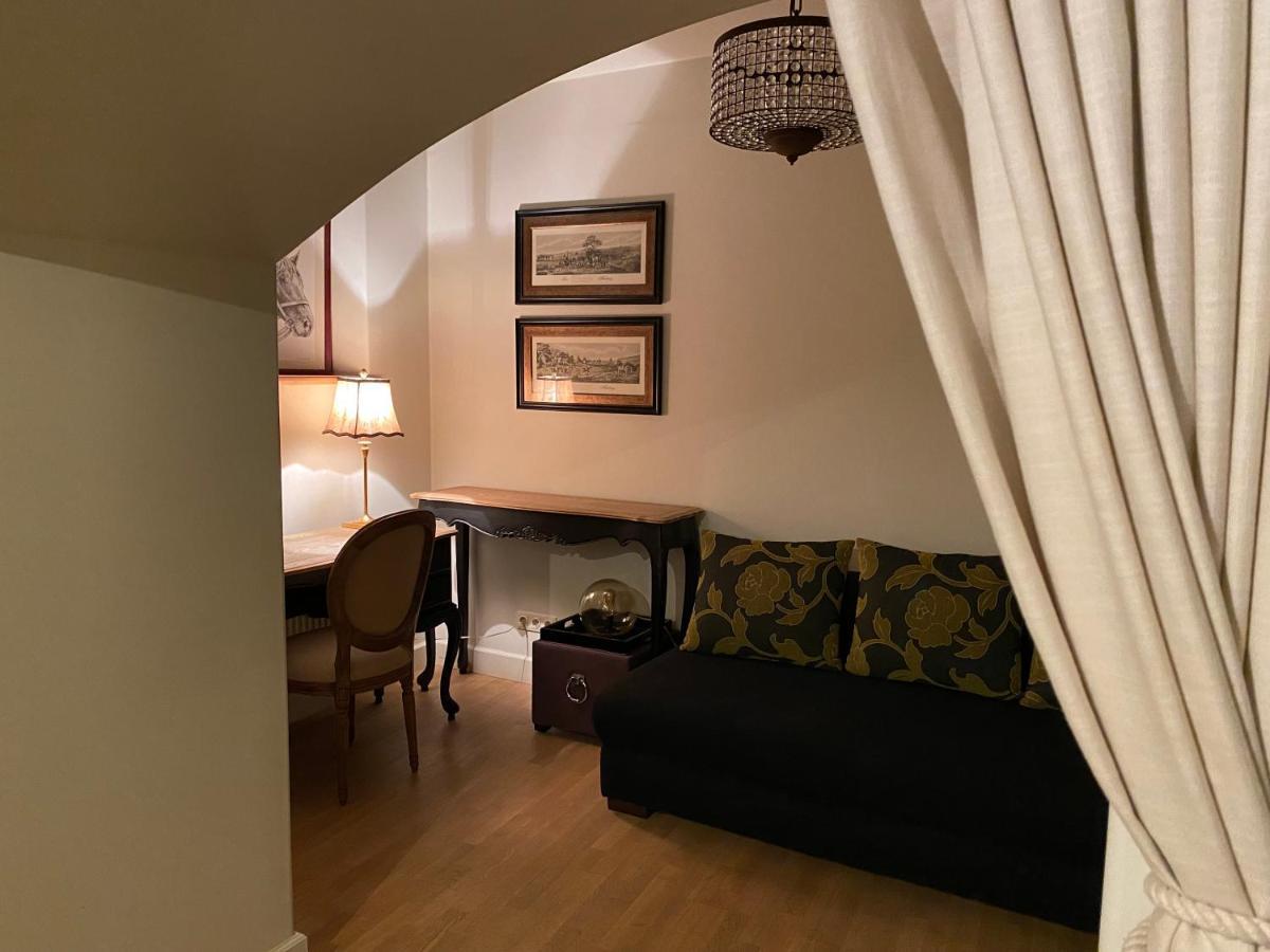 Exclusive Gaono Apartment In The Heart Of Old Town Вилнюс Екстериор снимка