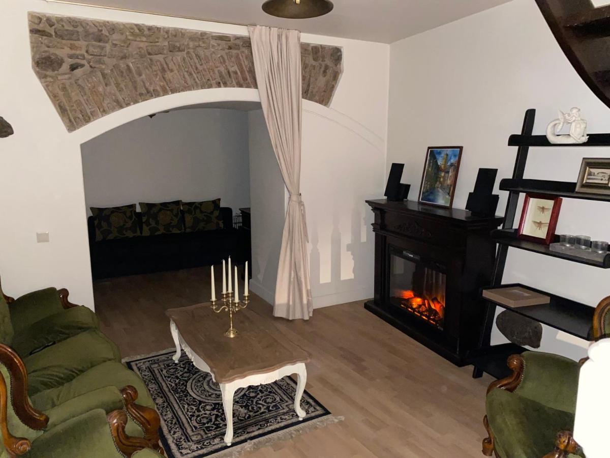Exclusive Gaono Apartment In The Heart Of Old Town Вилнюс Екстериор снимка