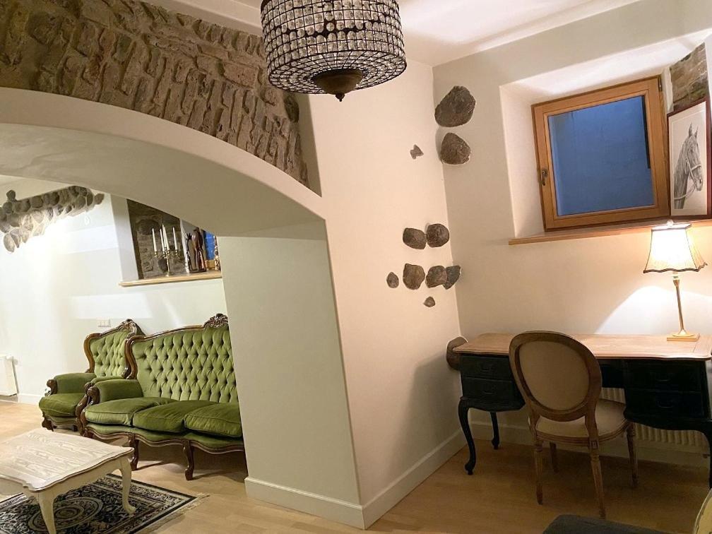 Exclusive Gaono Apartment In The Heart Of Old Town Вилнюс Екстериор снимка
